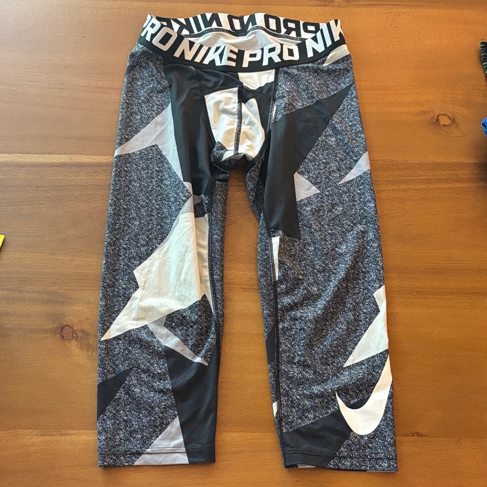 Nike Pro Black and Gray Patterned Tights
